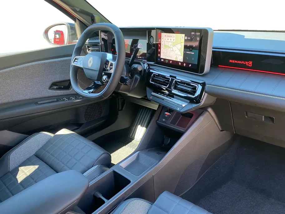 Renault 4 comfort range iconic canvas dak 52 kWh elektrisch vouwdak , nu met 1800,- voorraad korting .  Apple Carplay/Android Auto , Pack Advanced Driving Assist , Harman/kardon premium audio , lichtmetalen velgen 18' , voorstoelen verwarmd , warmtepomp , navigatie