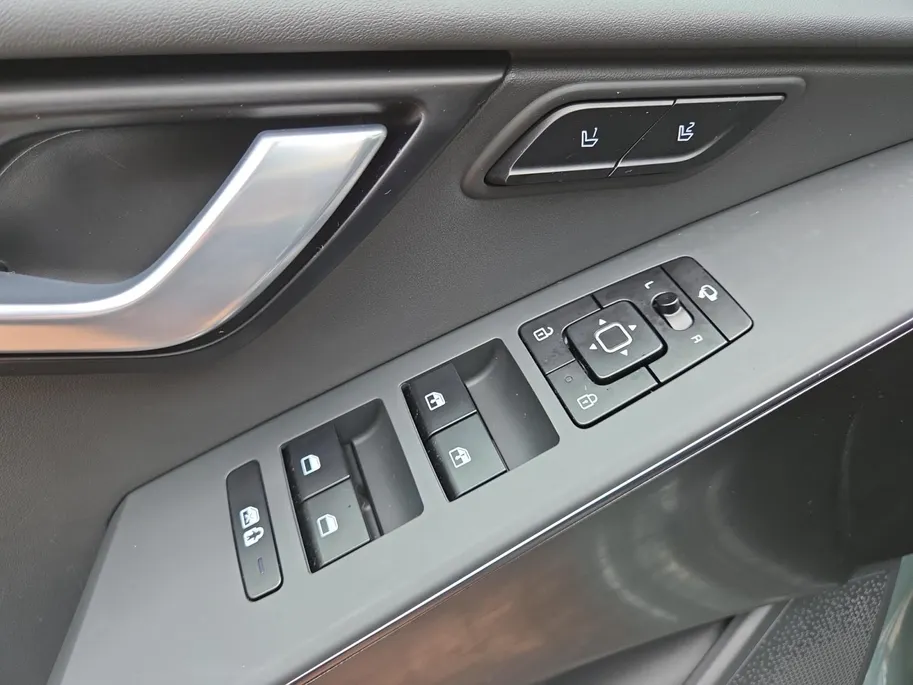 Kia Niro 1.6 GDi Hybrid ExecutiveLine Meest luxe uitvoering | Dealer onderhouden | Schuif-/kanteldak | Cruise Control Adaptief | Dodehoek Detectie | Head up Display | Stoelverwarming en Ventilatie | Harman/Kardon | Android & Carplay | NAP