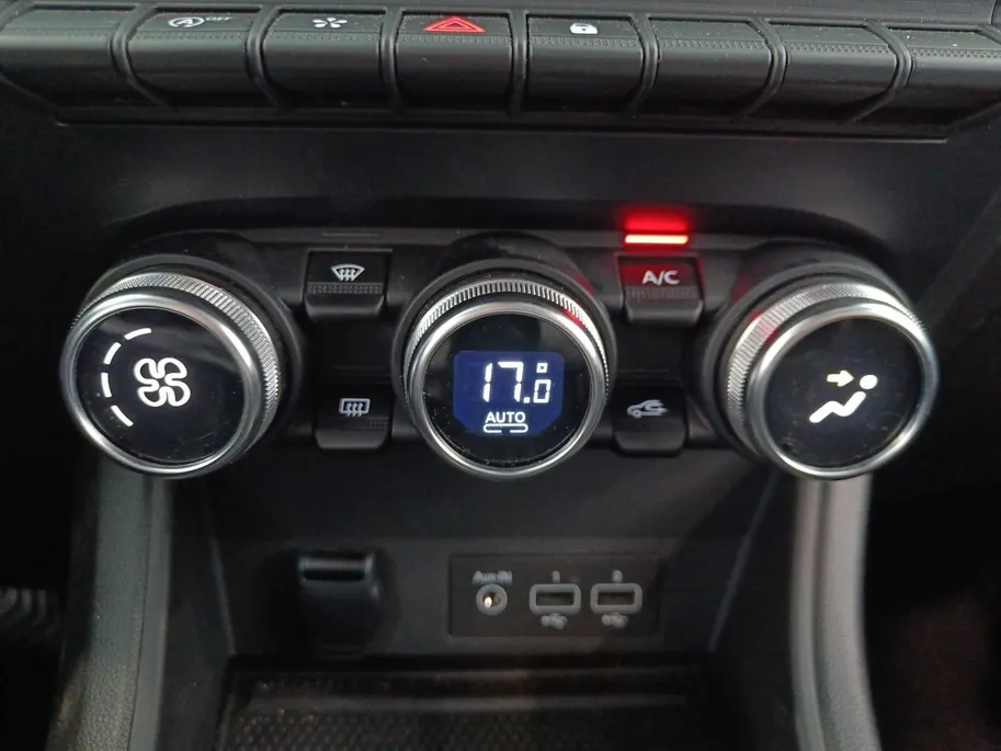 Renault Captur 1.0 TCe 90 techno *Navi+Camera*Climate*Parkeersensoren*LM.Velgen*RIJK UITGERUST!