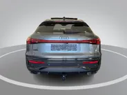 Audi Q5 Sportback 2.0 TFSI e-hybrid 367pk Quattro S edition Competition · Panoramadak · Inklap. Trekhaak · 360 Camera · Matrix LED · Elek. Stoelen · RS Carbon Styling Pack · Garantie t/m 10-12-2030 of 100.000km