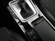 Kia Ceed Sportswagon 1.6 GDI PHEV DynamicPlusLine | Trekhaak | Stuur-/stoelverwarming | Plug-in | 16" LM | Clima | Camera | Cruise adapt. | Navi | LED |
