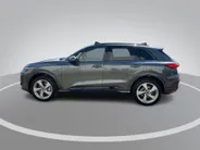 Audi Q5 2.0TFSIe-hybrid 220kW/299PK quattro S Line · Panoramadak · Leder · 360gr Camera · Drive select · Trekhaak · Garantie t/m 21-05-2030 of 120000km