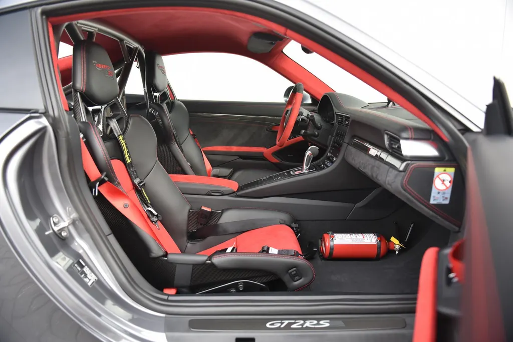 Porsche 911 GT2 RS 3.8