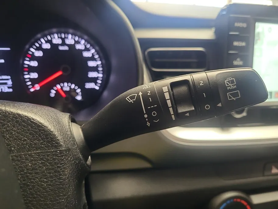 Kia Stonic 1.0 T-GDi DynamicLine 1e Eigenaar | Navi | Airco | Fabrieksgarantie t/m 16-1-2027 + 3x 1 jaar* | NAP
