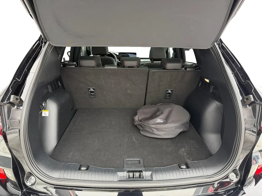 Ford Kuga 2.5 PHEV ST-Line X | NL Auto | Elec Trekhaak | Panorama Dak | Winterpack | Technology Pack | Matrix Led Koplampen | B&O Audio | 19 Inch LM Velgen |