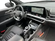 Kia Sportage 1.6 T-GDi Hybrid GT-PlusLine | Apple Carplay / Android Auto | Navigatiesysteem | Elektrisch verstelbare Voorstoelen | Bestuurdersstoel Met geheugen | Stoelverwarming + Stoelkoeling | Stuurverwarming | Elektrisch Bedienbaar Schuif / Kanteldak | Elektrisch 