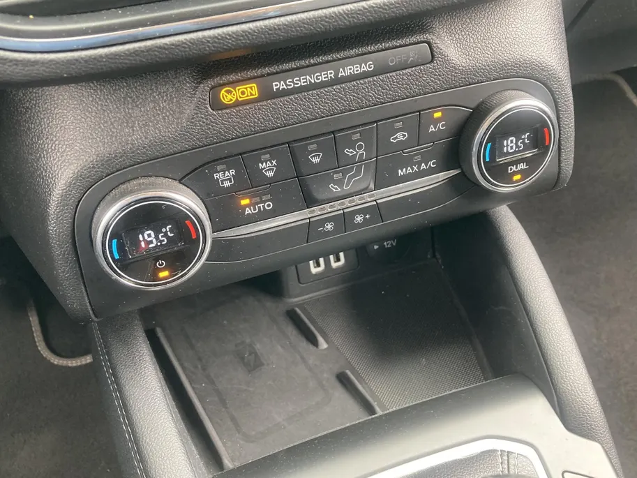 Ford Focus 1.0 EcoBoost Hybrid 125 pk Titanium X Wagon Navigatie - Apple Carplay/ Android Auto - Camera - Draadloos opladen telefoon - Elektrische achterklep