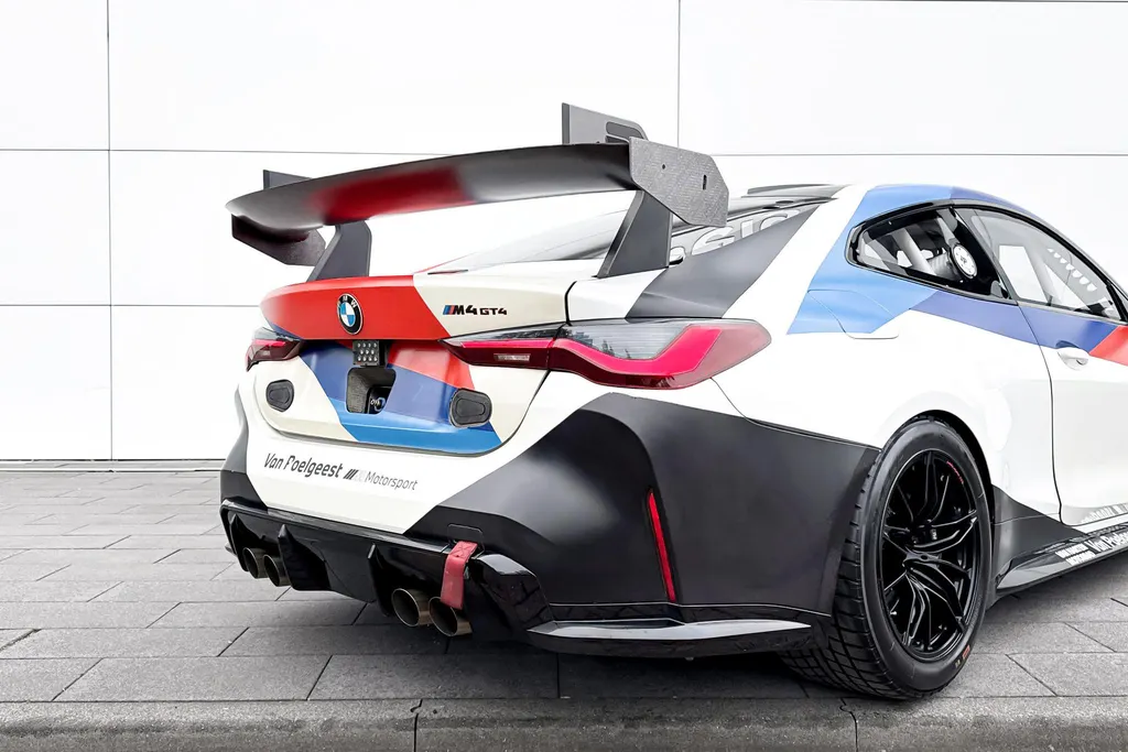 BMW M4 GT4 405kW