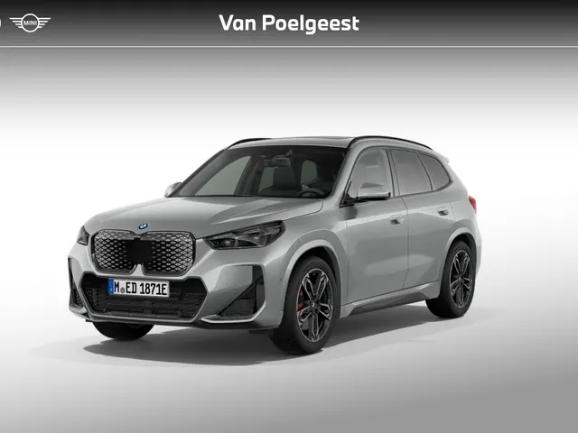 BMW iX1