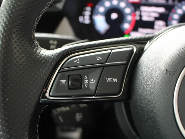 Audi A3 Sportback 30 TFSI S-Line S-Tronic Navigatie | Panoramadak | Sportstuur | Led