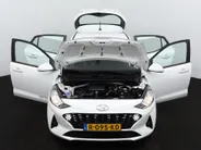 Hyundai i10 1.0 Comfort | Carplay | Airco | Cruise | NU Rijklaarprijs! Incl.12 Maanden, APK, Onderhoudsbeurt etc! Premiumpakket gratis!