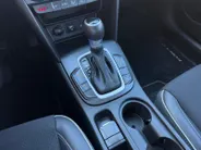 Hyundai Kona 1.6 GDI HEV Premium 105PK AUTOMAAT | Navigatie | Trekhaak| Two Tone| Climate Control| Stuur verwarming| Stoel verwarming|