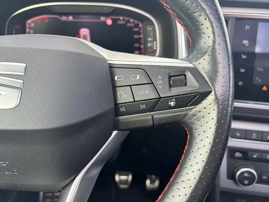 SEAT Ateca 1.5 TSI FR Business Intense | Trekhaak | 1800 Trekhaak | adaptieve Cruise Control | Parkeer Camera | Stoel/Stuurverwarming | Schuif/kantel Dak |