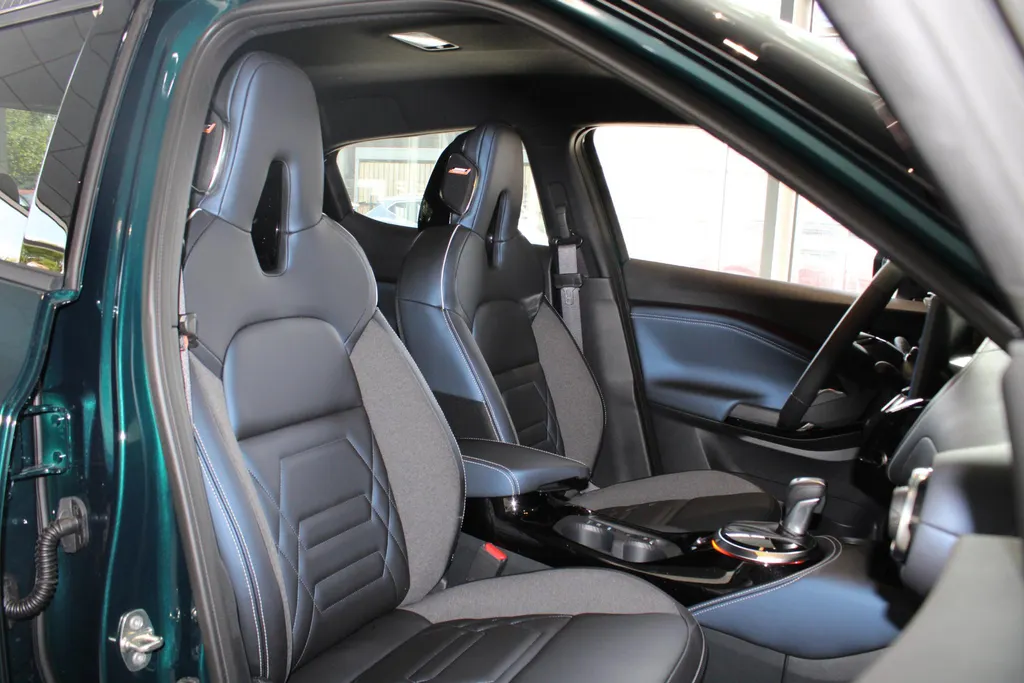 Nissan Juke 1.6 Hybrid Pulse |360grd camera| Bose | Parkeersensoren voor en achter | Navigatie | Automaat| Stoel verwarming | Lederen bekleding | 19inch Wielen| Stuurverwarming |