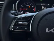 Kia XCeed 1.0 T-GDi DynamicLine | Trekhaak | Achteruitrijcamera | Parkeersensoren achter | Apple/Android Carplay | Navi | Climate Control | LMV