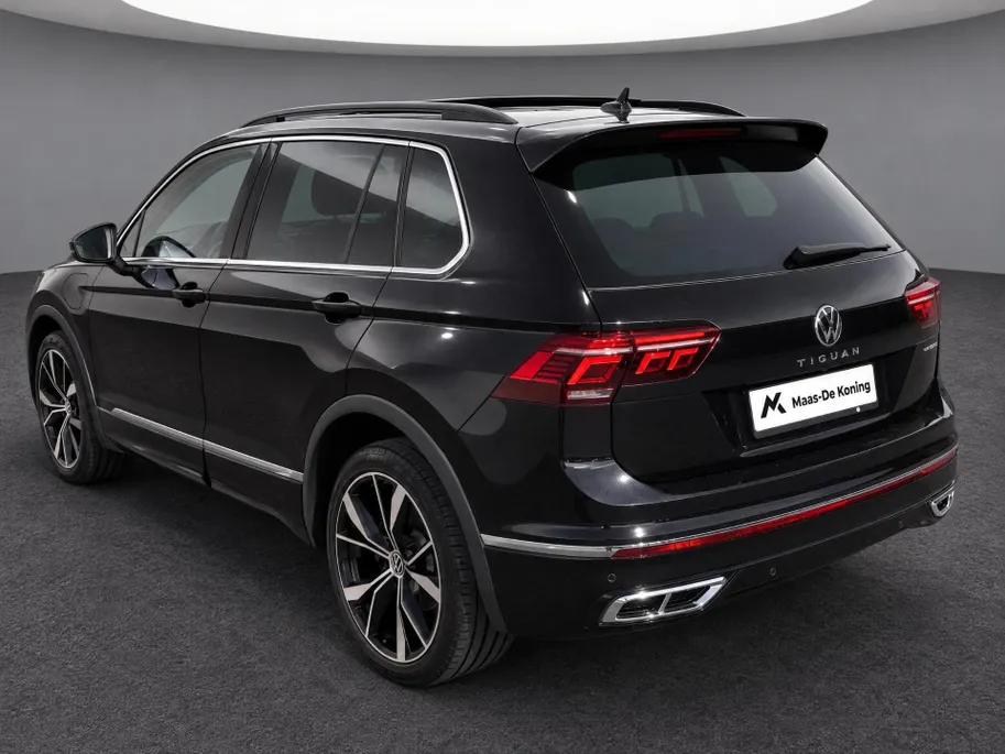 Volkswagen Tiguan 1.4 TSI eHybrid R-Line Business+ · Panoramadak · Trekhaak · 360°Camera · Apple/Android Car Play