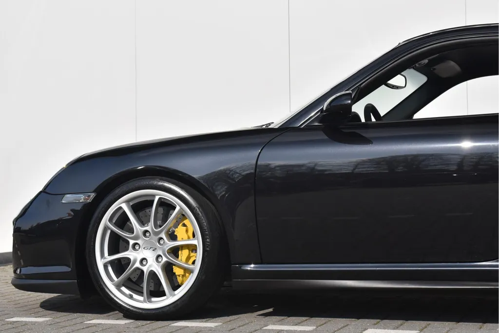 Porsche 911 3.6 GT2
