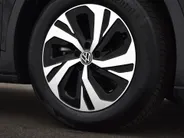 Volkswagen ID.4 150pk Pure 52 kWh · Apple/Android Car Play · Camera · Wegklapbare Trekhaak · Navigatie · P-Sensoren · Stoel & Stuur Verwarming · 18'' Inch ·