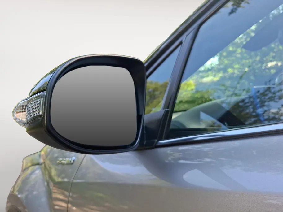 Toyota C-HR 1.8 Hybrid Dynamic Airco automatisch| Autonomous Emergency Braking | Cruise control adaptief | Lichtmetalen velgen 18' | Navigatiesysteem full map | Voorstoelen verwarmd
