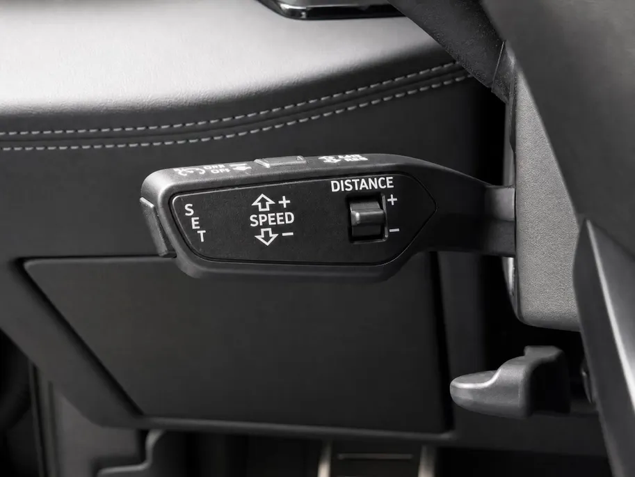 Audi A6 e-tron S edition 83 kWh 286 PK · Optiek zwart · Trekhaak elek. wegklapbaar · Lederen bekleding · 21'' LM velgen · Winterpakket