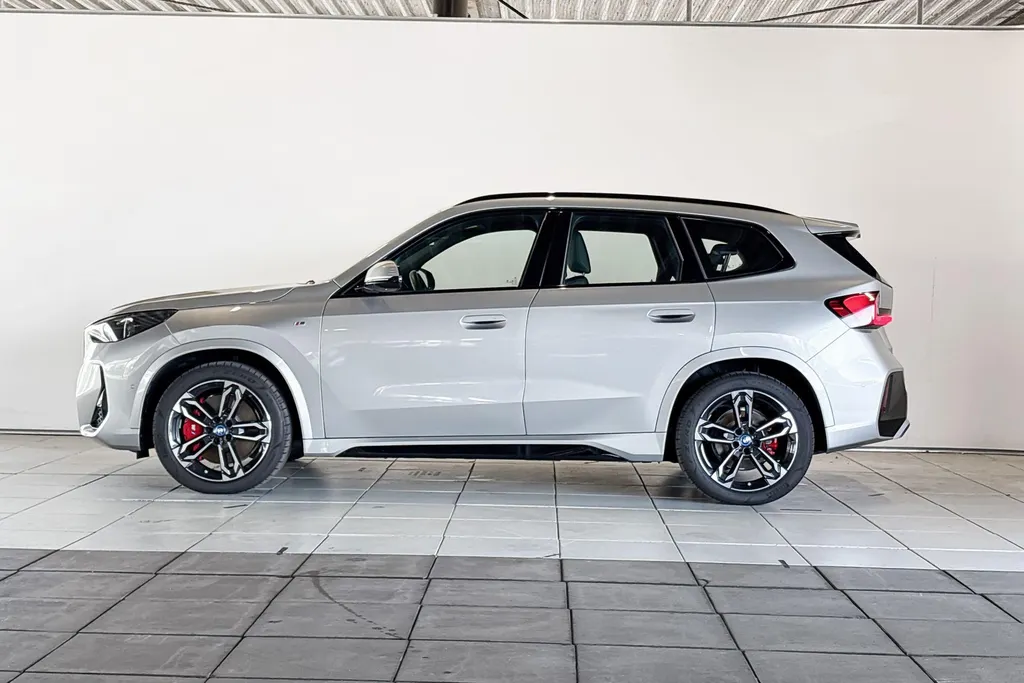 BMW iX1 eDrive20 Premium Pack M Sportpakket Pro