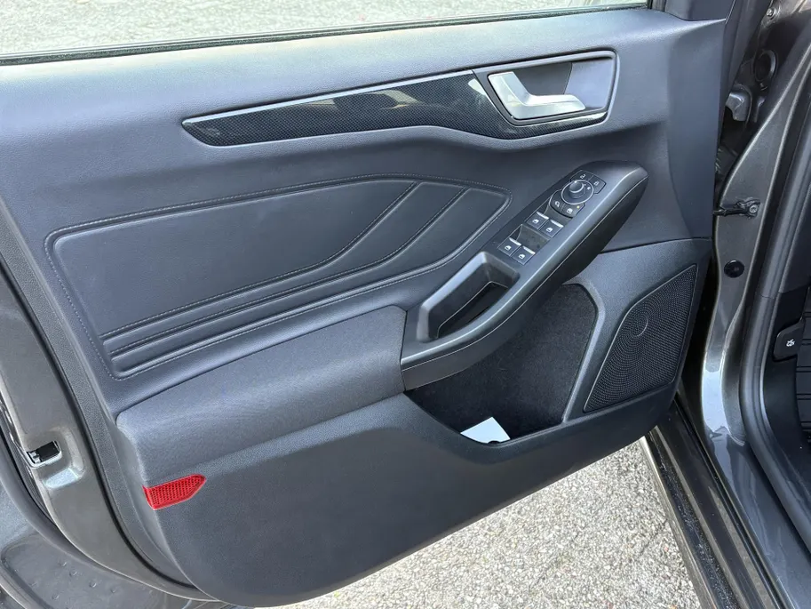 Ford Focus Wagon 1.0 EcoBoost Hybrid ST Line