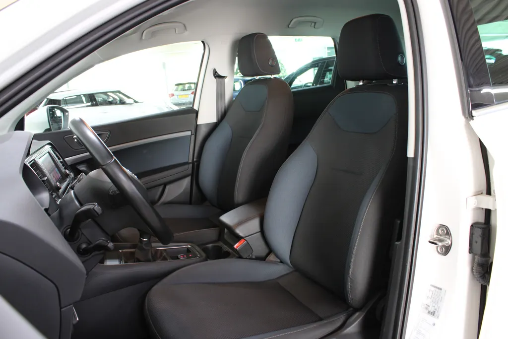 SEAT Ateca 1.4 EcoTSI Style Business Intense / Camera / Full led / Keyless / Navi. /