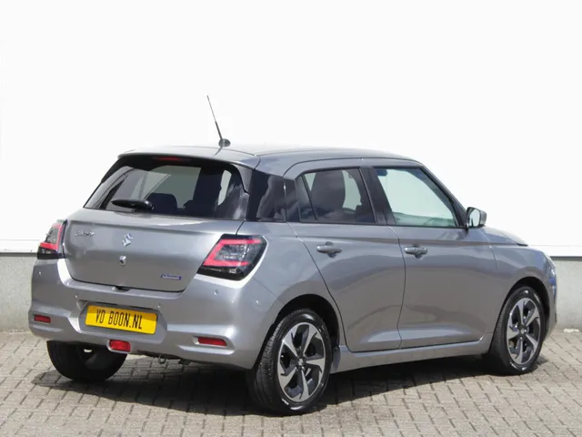 Suzuki Swift 1.2 Style Smart Hybrid Automaat | Navi | Adap. Cruise | Camera | Lm-Velgen