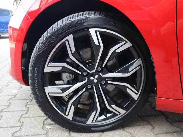 Mitsubishi Colt 1.6 HEV Intense+ Adaptive Cruise | Keyless | All Seasons