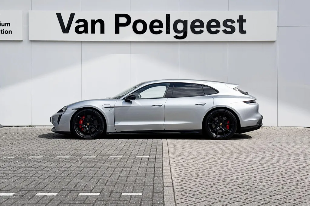 Porsche Taycan Sport Turismo GTS 93 kWh