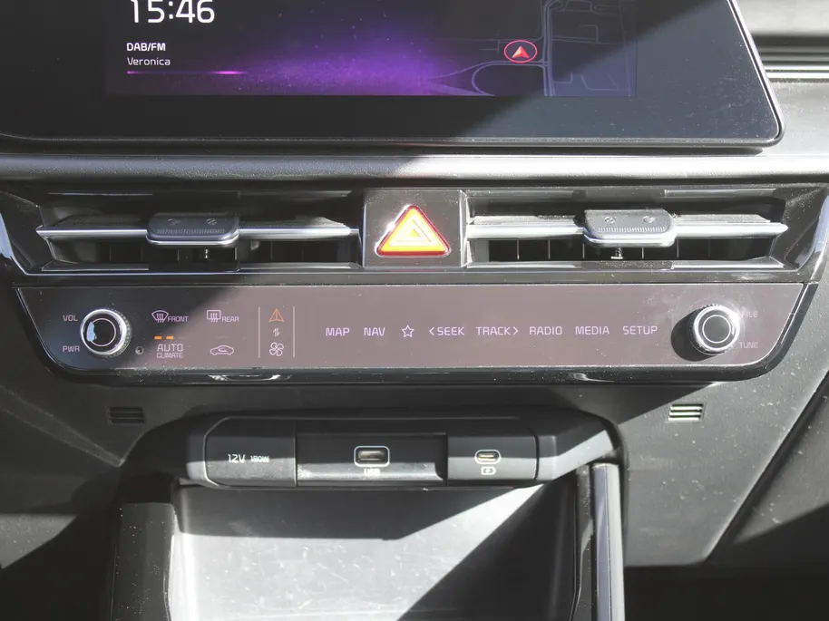 Kia Niro EV DynamicLine 64.8 kWh | Clima | Camera | Cruise adapt. | Carplay | Navi | 17' LM |