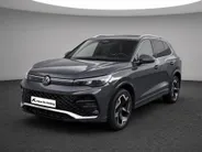 Volkswagen Tiguan 1.5 eTSI 150pk R-Line Business · Camera · Wegklapbare Trekhaak · Apple/Android Car Play · P-Sensoren · Massage · 19'' Inch · Garantie t/m 13-06-2029 of 100.000km
