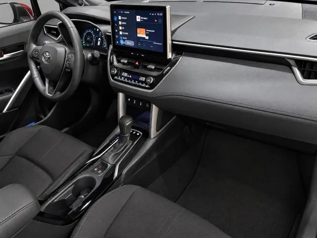 Toyota Corolla Cross 2.0 HP Hybrid Launch Edition | Panoramadak | All Seasons