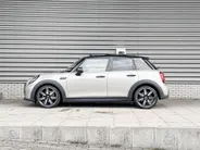 MINI Cooper 5-deurs 1.5 Cooper MINI Yours