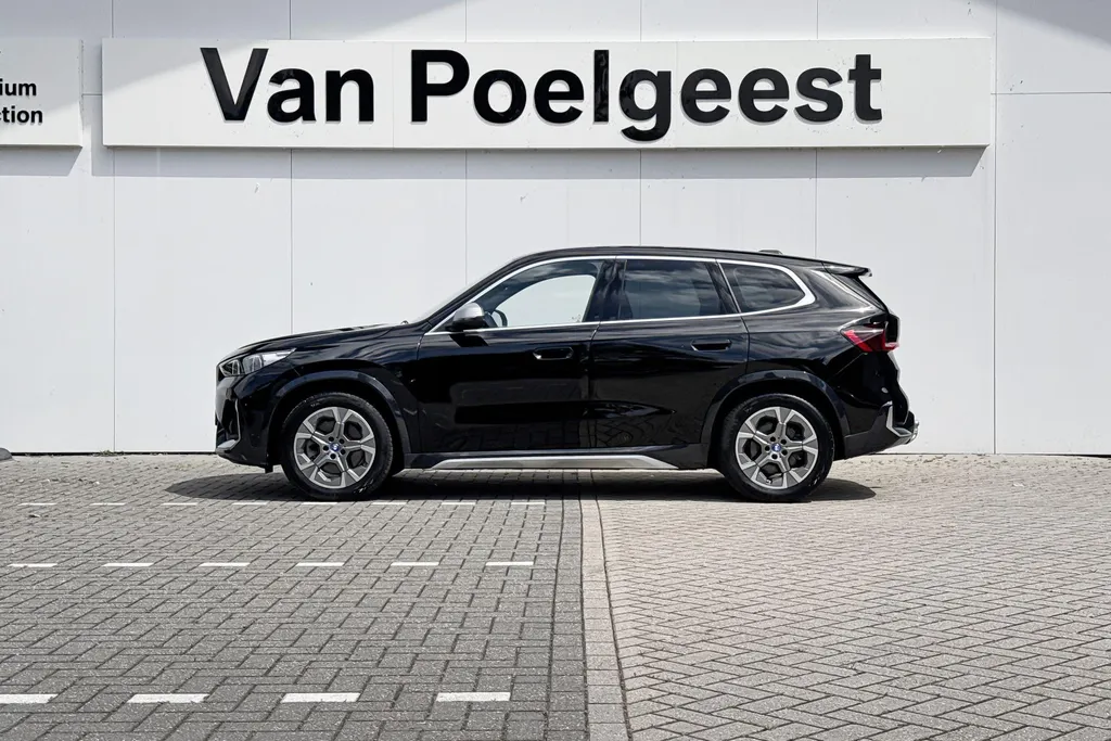 BMW iX1 xDrive30