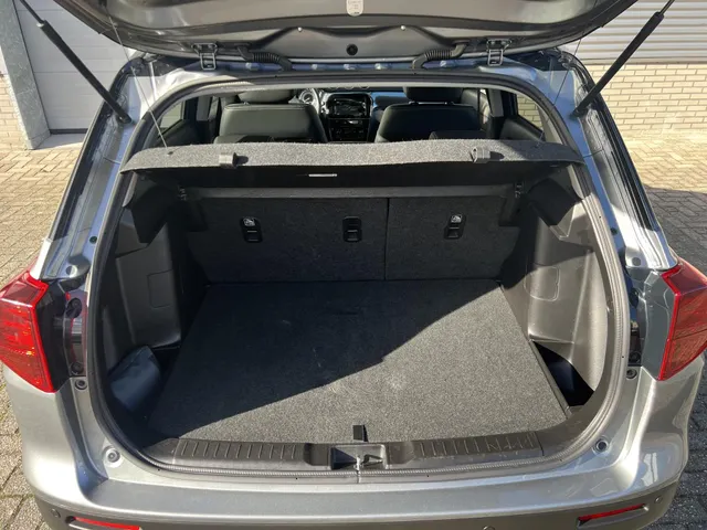 Suzuki Vitara 1.4 Boosterjet Style Smart Hybrid Automaat | Trekhaak | Apple Carplay & Android Auto | Climate Control | Adaptieve Cruise Control