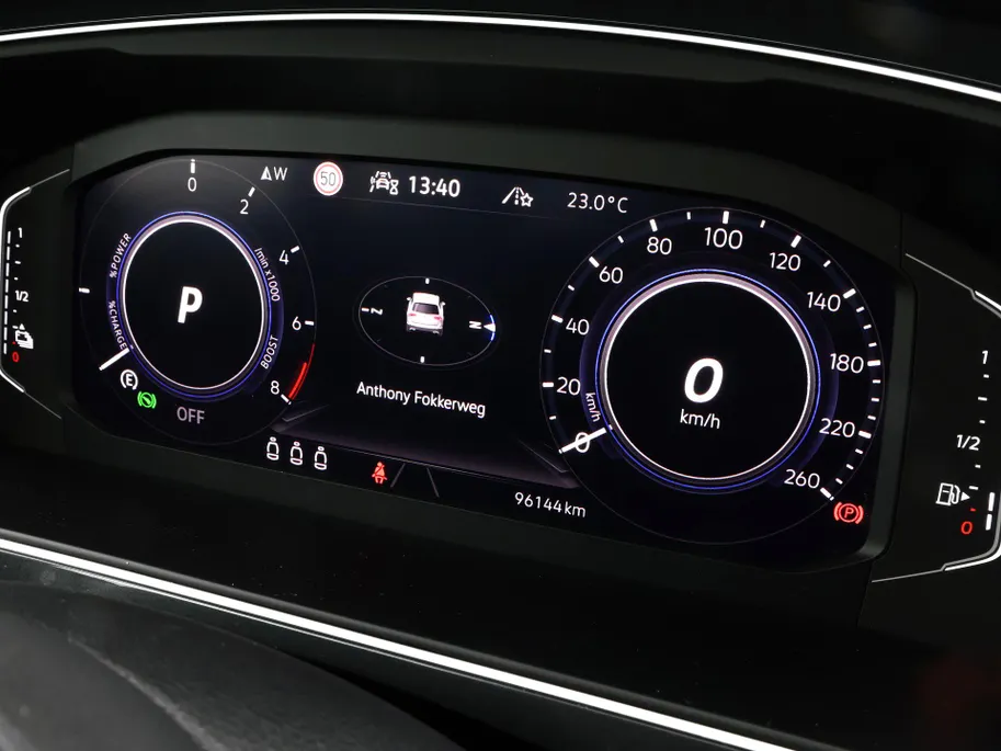 Volkswagen Tiguan 1.4 TSI 245pk DSG eHybrid Elegance · 360 Camera · Wegklapbare Trekhaak · Apple/Android Car Play · Dodehoek Detectie · 18'' Inch · Stoel & Stuurwiel verwarming ·