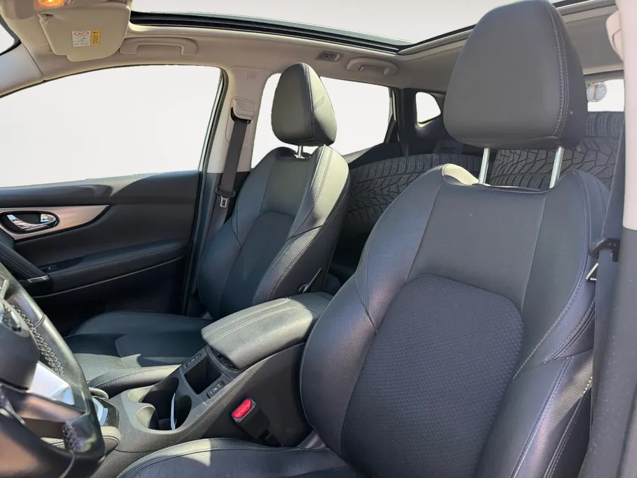 Nissan QASHQAI 1.3 DIG-T Tekna | Extra set winterbanden | Rondom camera | Stoel verwarming | Climate | Pano | Telefoon |