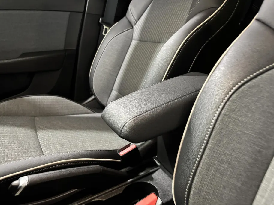 Renault Clio 145PK E-Tech Full Hybrid Techno Automaat Automaat | Digital Cockpit | 9,3'' Navi | Climate Control | Apple CarPlay/Android Auto | Camera | Cruise Control | Armsteun | Lichtmetalen Velgen