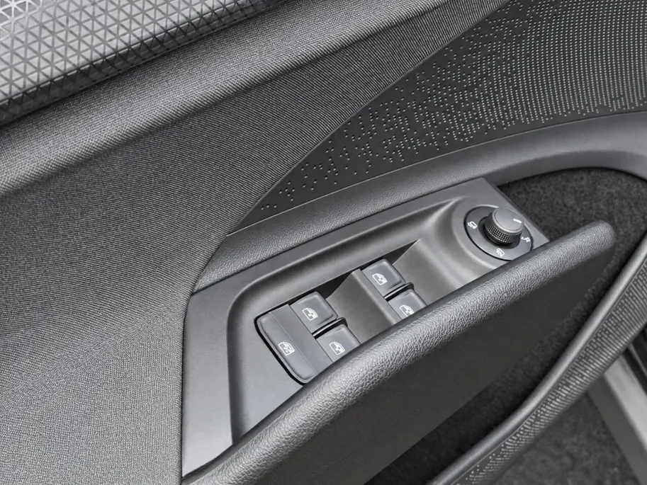 Škoda Elroq 60 204pk Selection · SOH 98,3% · Camera · Apple/Android Car Play · P-Sensoren · Cruise Control · Dodehoek Detectie · 19'' Inch · Apple/Android Car Play ·