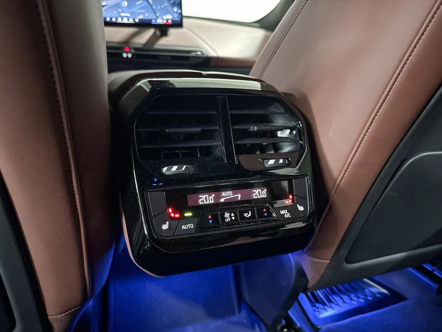 BMW iX xDrive60