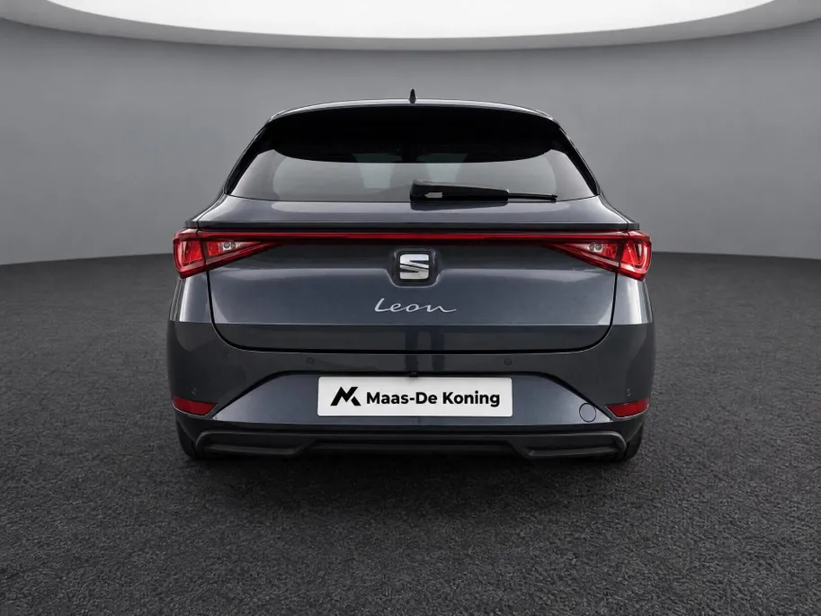 SEAT Leon Sportstourer FR Business 1.5 eHybrid 150 kW / 204 PK Station | Panorama dak | Matrix lichten | Metallic Lak | Herwaardering!!