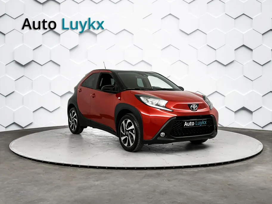 Toyota Aygo X 1.0 VVT-i S-CVT Pulse Plus Automaat | Keyless Entry | Parkeersensoren voor + achter | 17'' L.M. Velgen