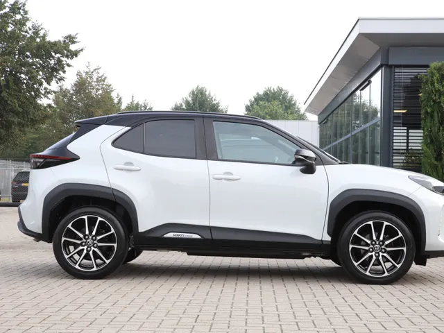 Toyota Yaris Cross 1.5 Hybrid 130 GR SPORT | HEAD-UP | JBL-AUDIO | 18'' LM-VELGEN |PARK-SENSOREN | BLIND SPOT