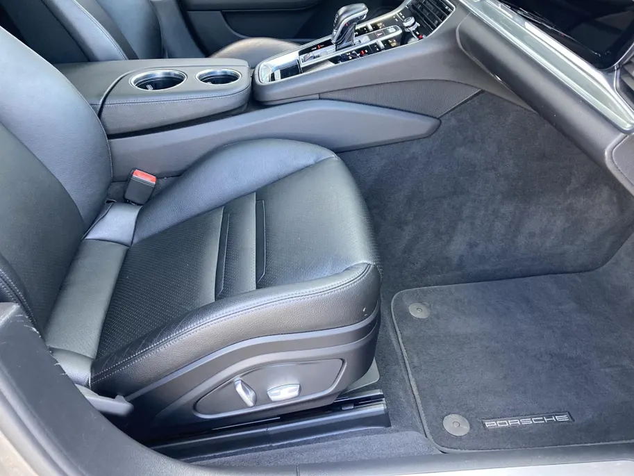 Porsche Panamera Sport Turismo 4 - 3.0 331 pk Sport Chrono - Panoramadak - Stoelverwarming  - Luchtvering - 21 inch lichtmetalen velgen