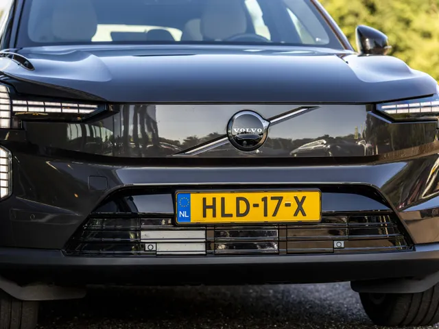 Volvo EX90 Single Motor Core 7p. 104 kWh | Panoramadak | Nieuwstaat | SOH 95% |