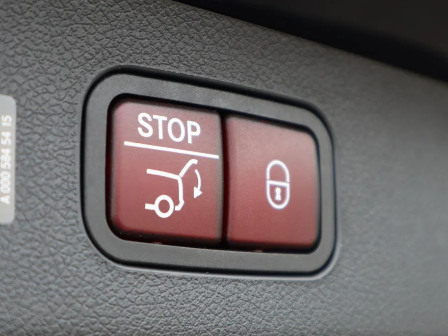 Mercedes-Benz E-Klasse Estate 300 e AMG Line l Leder l Trekhaak l Keyless l Panoramadak