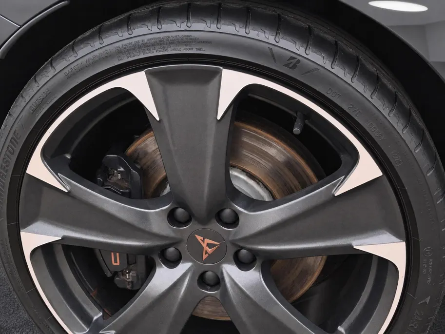 CUPRA Leon 1.4TSIeHybrid 180kW/245PK PHEV VZ · Leder/Stof · Apple/Android Car Play · Stoel- & stuurverwarming