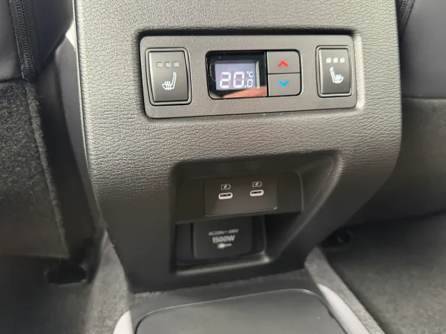 Mitsubishi Outlander 2.4 PHEV Black Edition | NIEUW | Leder | Panoramdak | App Connect | Keyless | Head-Up