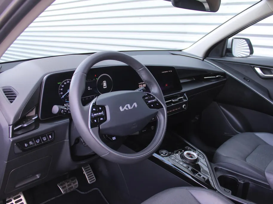 Kia Niro 1.6 GDi Hybrid ExecutiveLine | Stuur-/stoelverwarming + ventilatie | Leer | Schuifdak | 18' LM | Camera | Cruise adapt. | HUD | Elek. stoelverstelling |